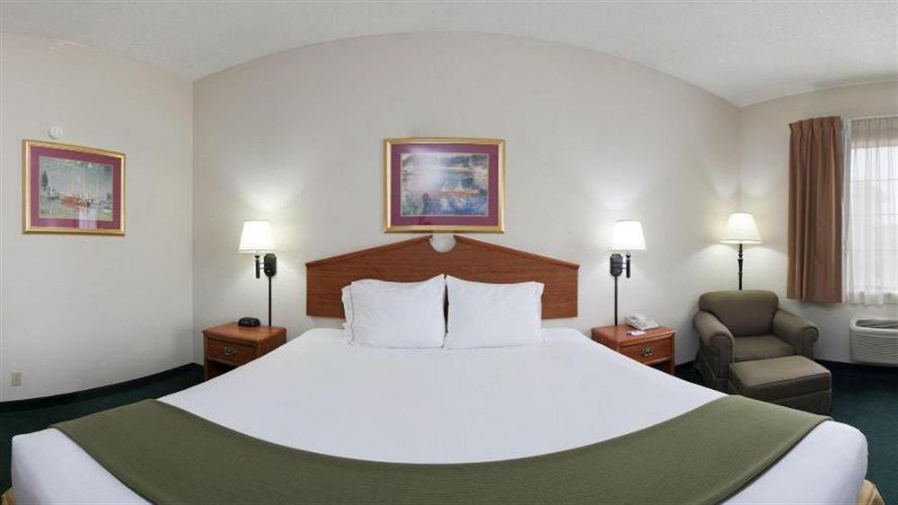Holiday Inn Express Hotel & Suites Vinita, An Ihg Hotel Exterior photo