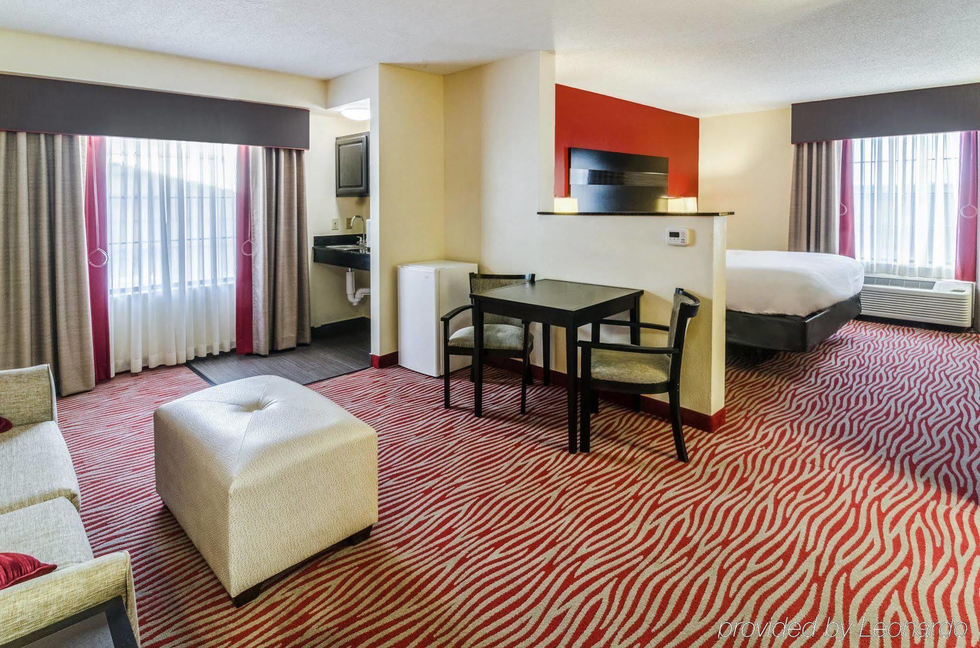 Holiday Inn Express Hotel & Suites Vinita, An Ihg Hotel Exterior photo